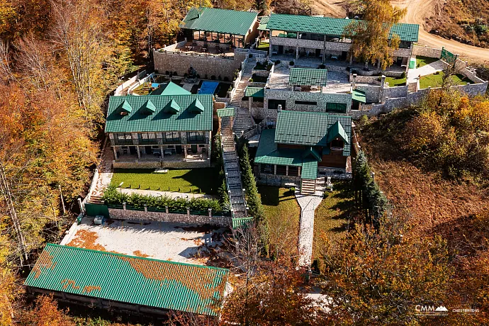 Ökologischer 4★ Luxus-Tourismuskomplex zum Verkauf – Kolašin